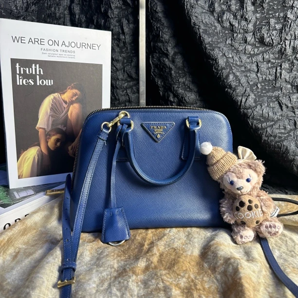95新 Prada/普拉达 普拉达杀手藏蓝色贝壳手提斜挎包