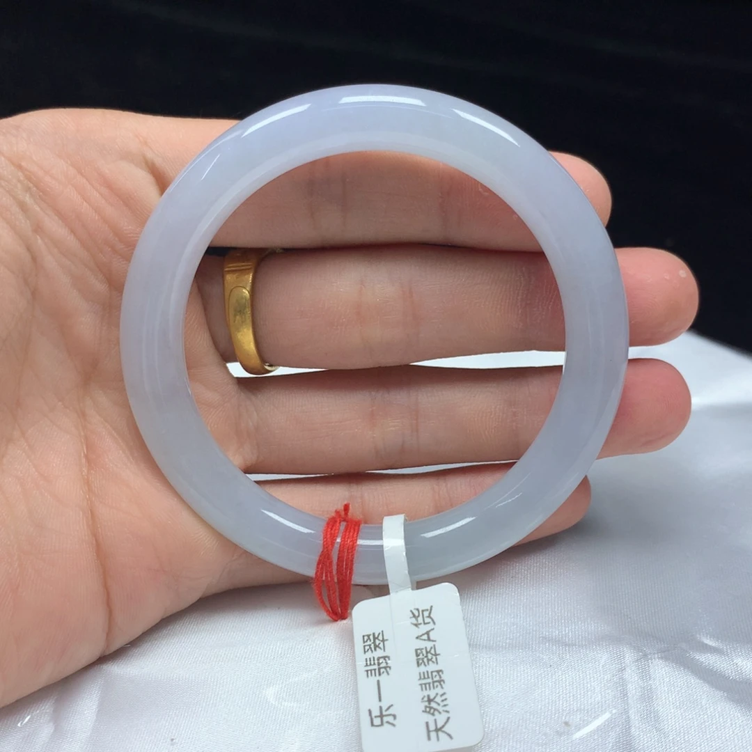 翡翠手镯（圆镯）未镶嵌52.8