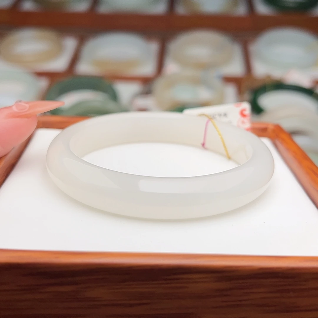 和田玉未镶嵌手镯53