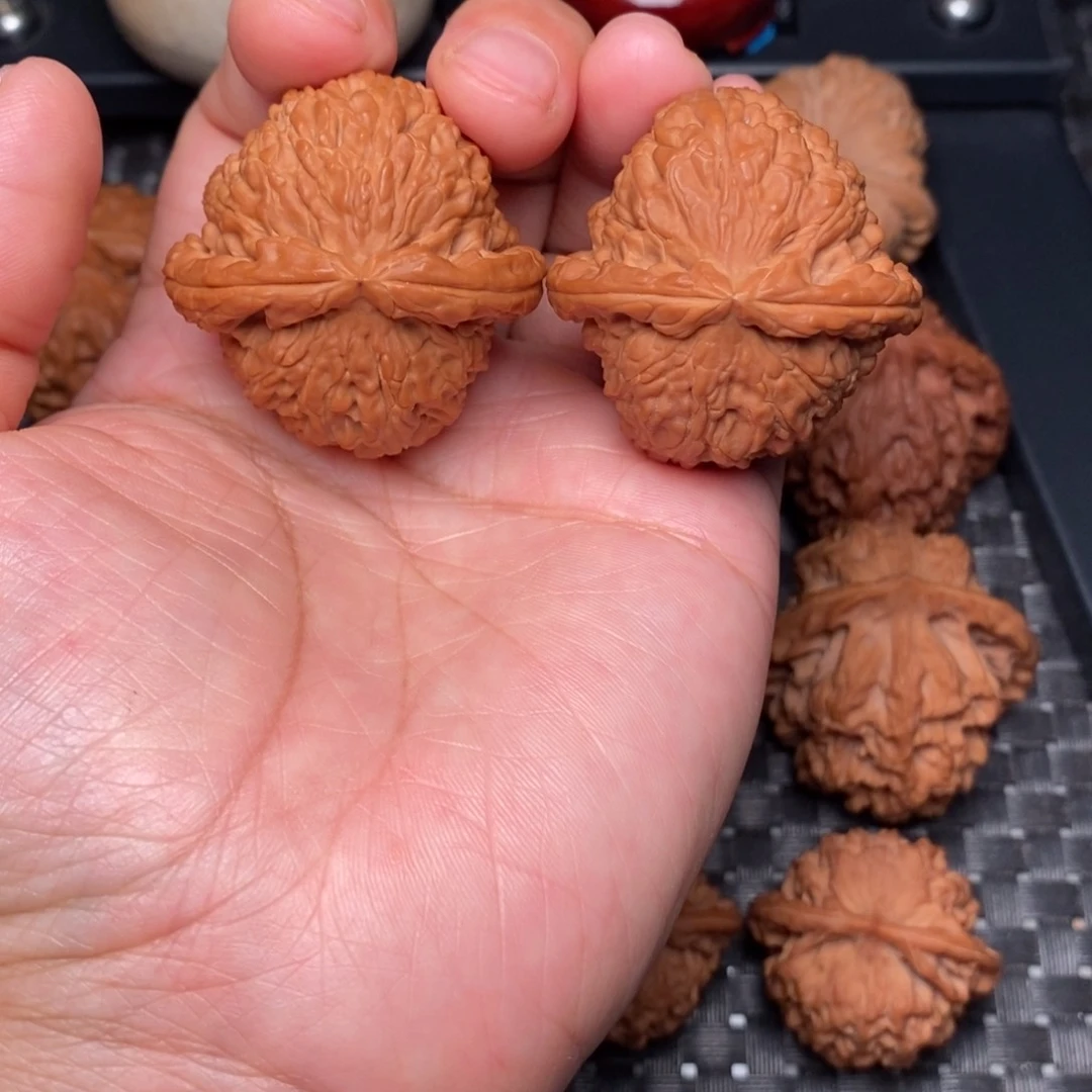 文玩核桃吊坠球白