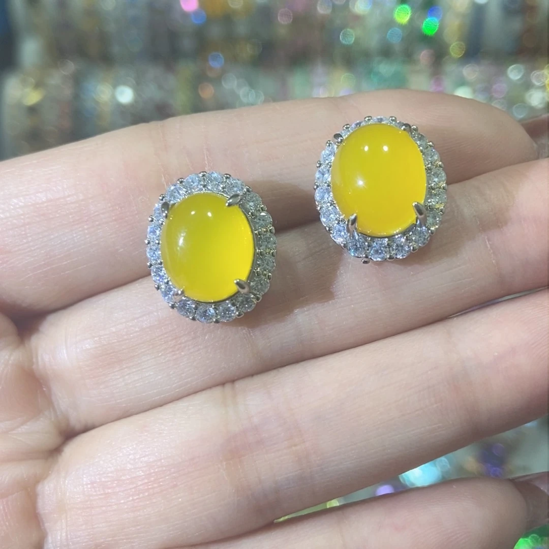 1锆石（处理）耳钉
