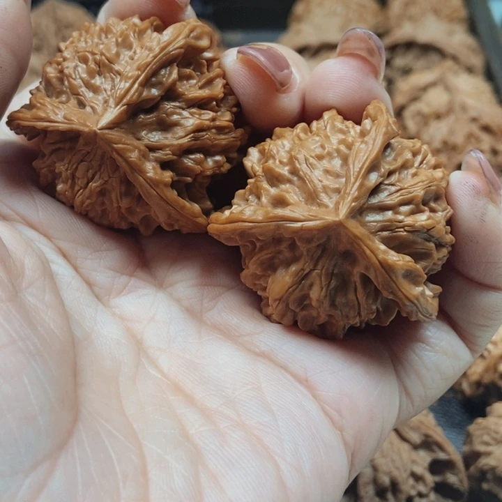 重***升吊坠文玩核桃盘山三棱核桃