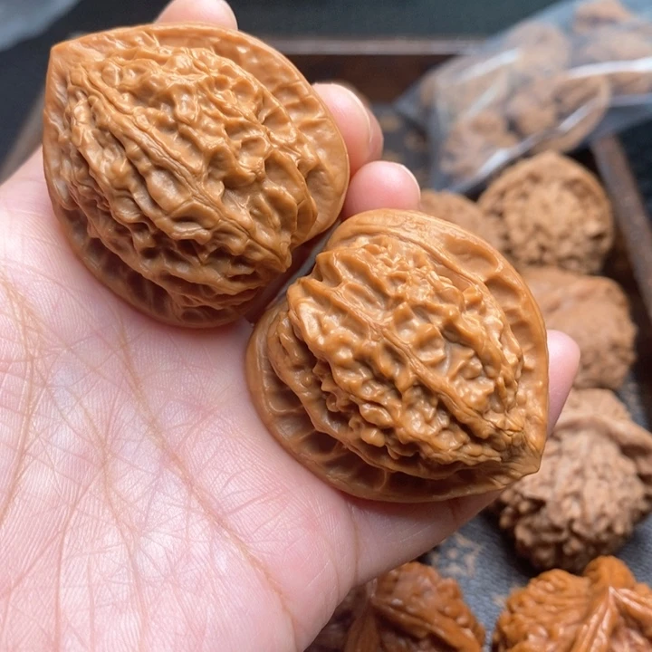 桃核把件金牛39尺