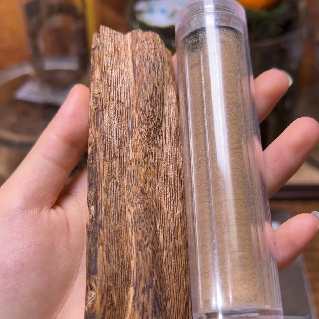 海南莺歌绿棋手把件31克