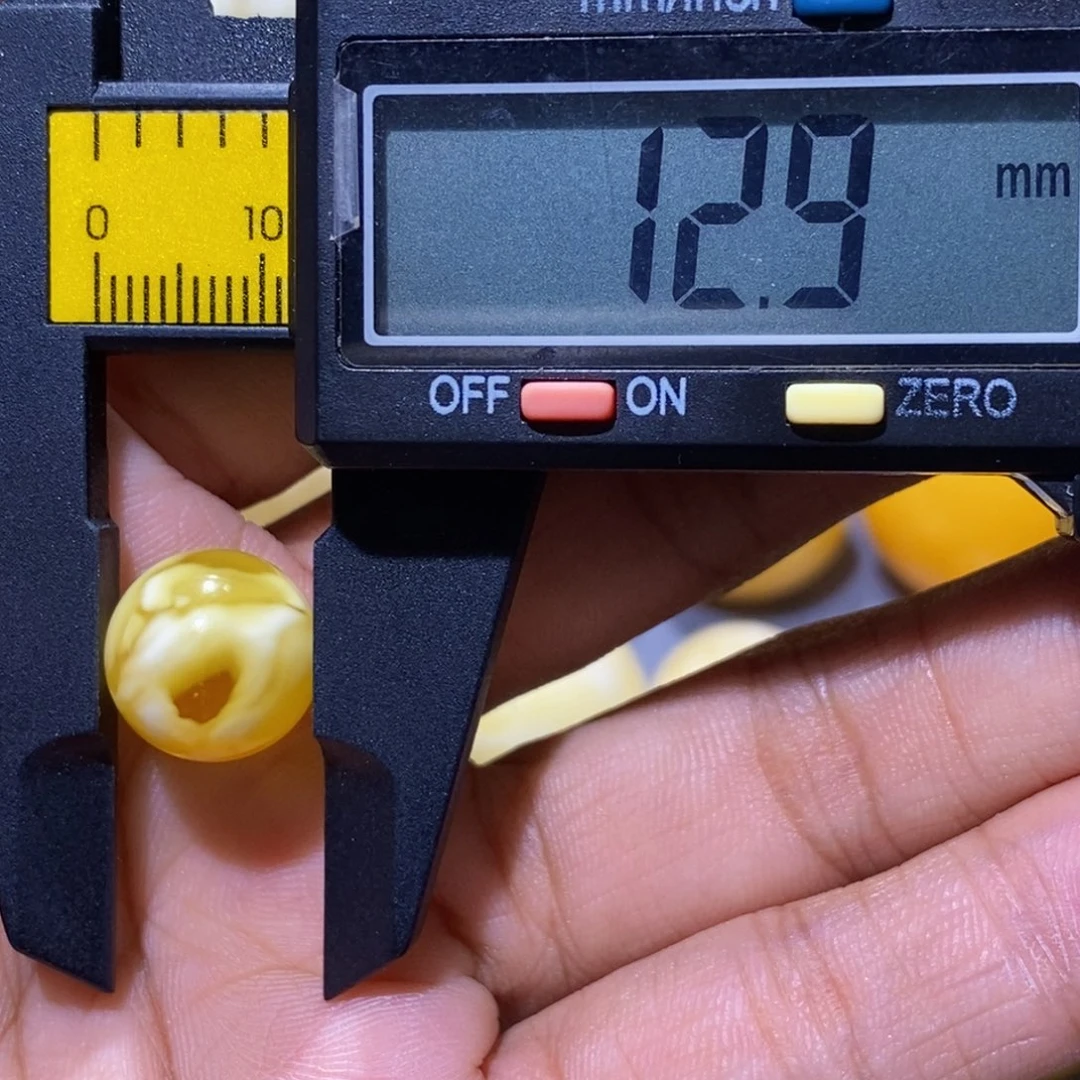 未镶嵌蜜蜡珠宝奇石多****¥