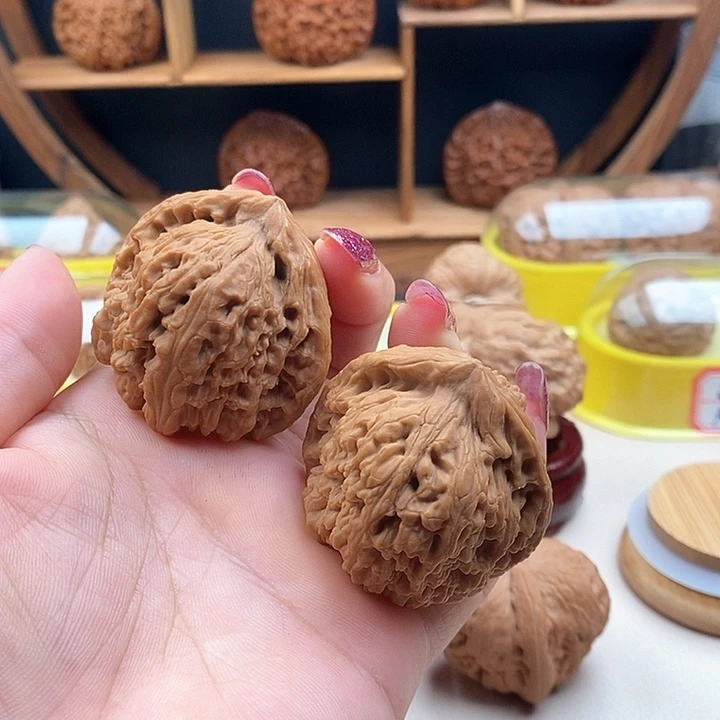 把件桃核三角南疆石43全品