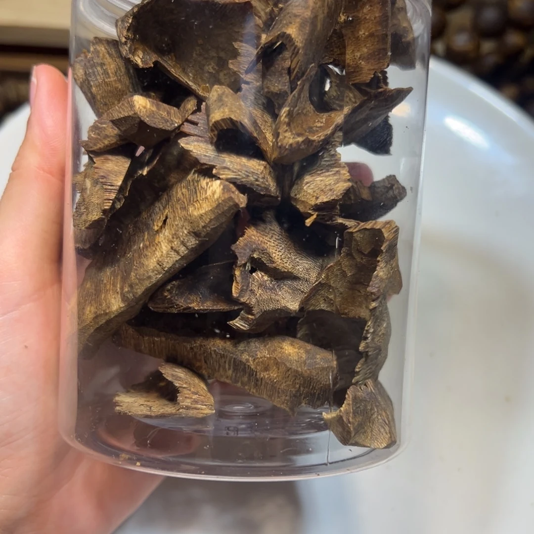 莱***头沉香碎屑沉香海南红奇两面刮