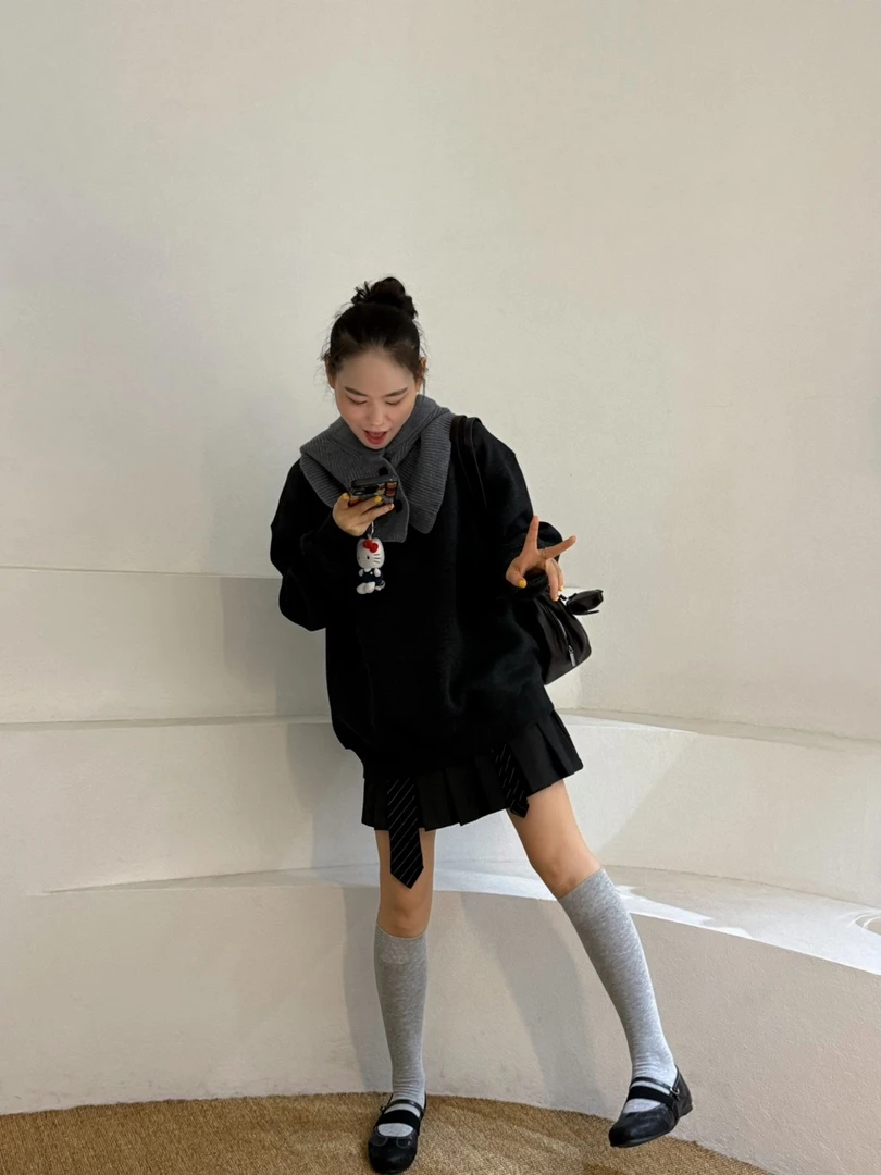 设计感套头时髦帽子圆领卫衣