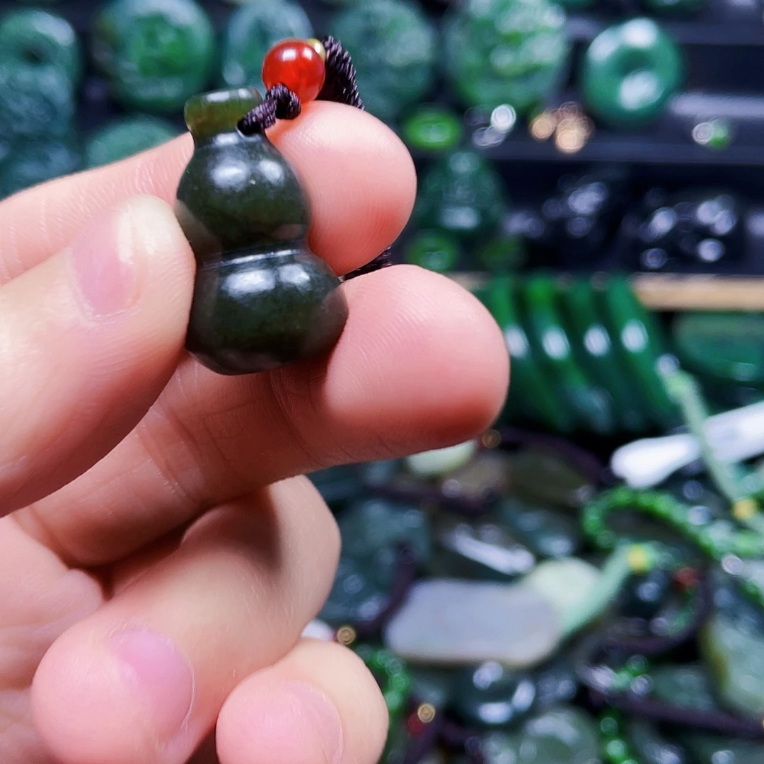 和田玉未镶嵌珠宝半成品