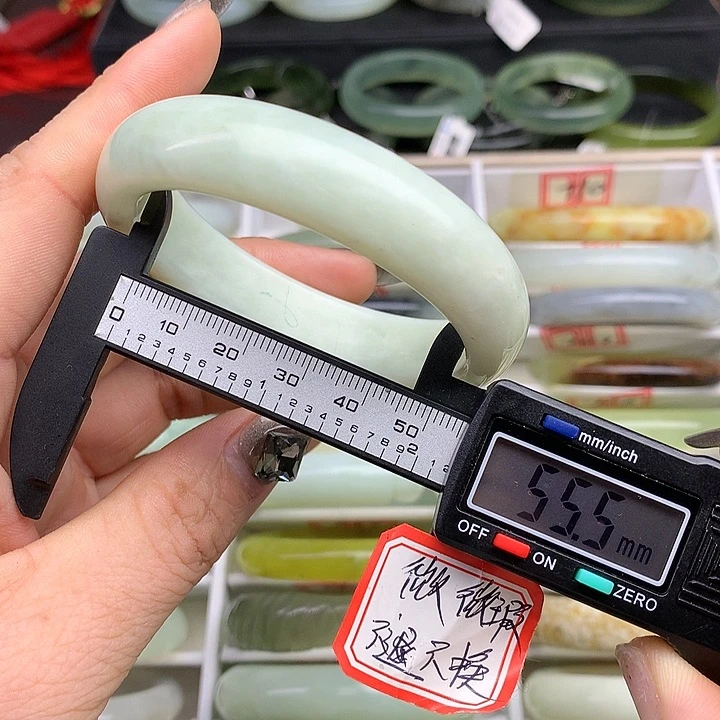 蛇纹石玉手镯未镶嵌705