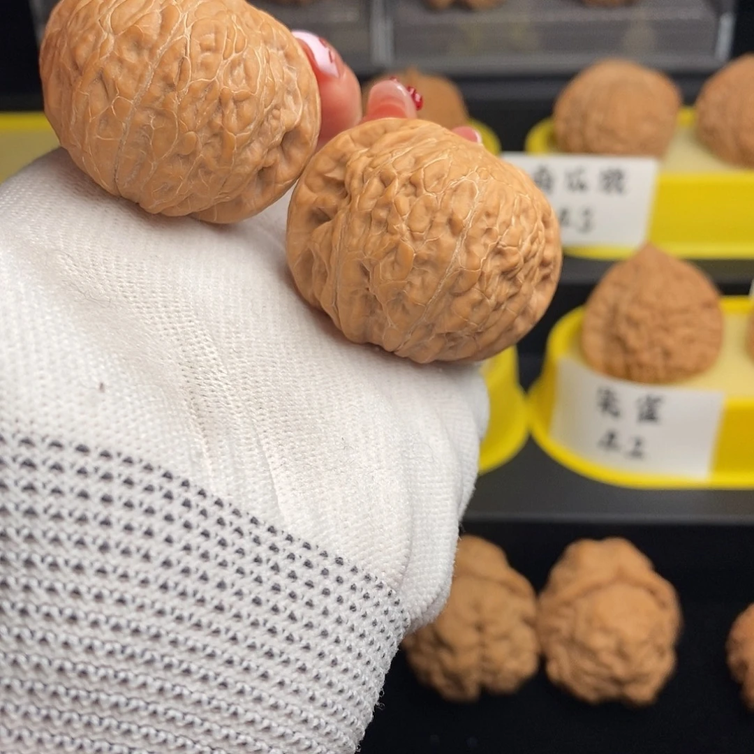 小***年文玩核桃吊坠铁锤