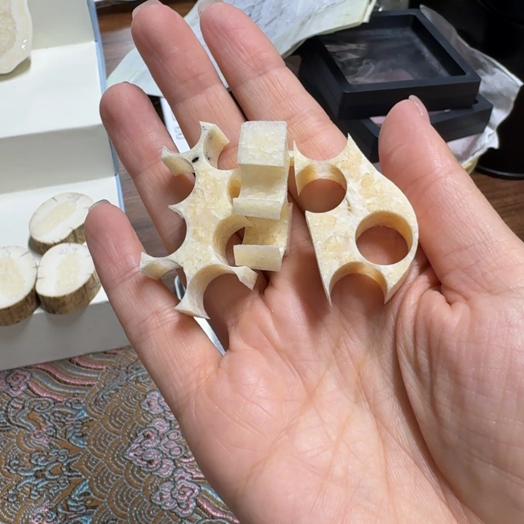 琉璃/树脂/塑料类胖边角料16.5