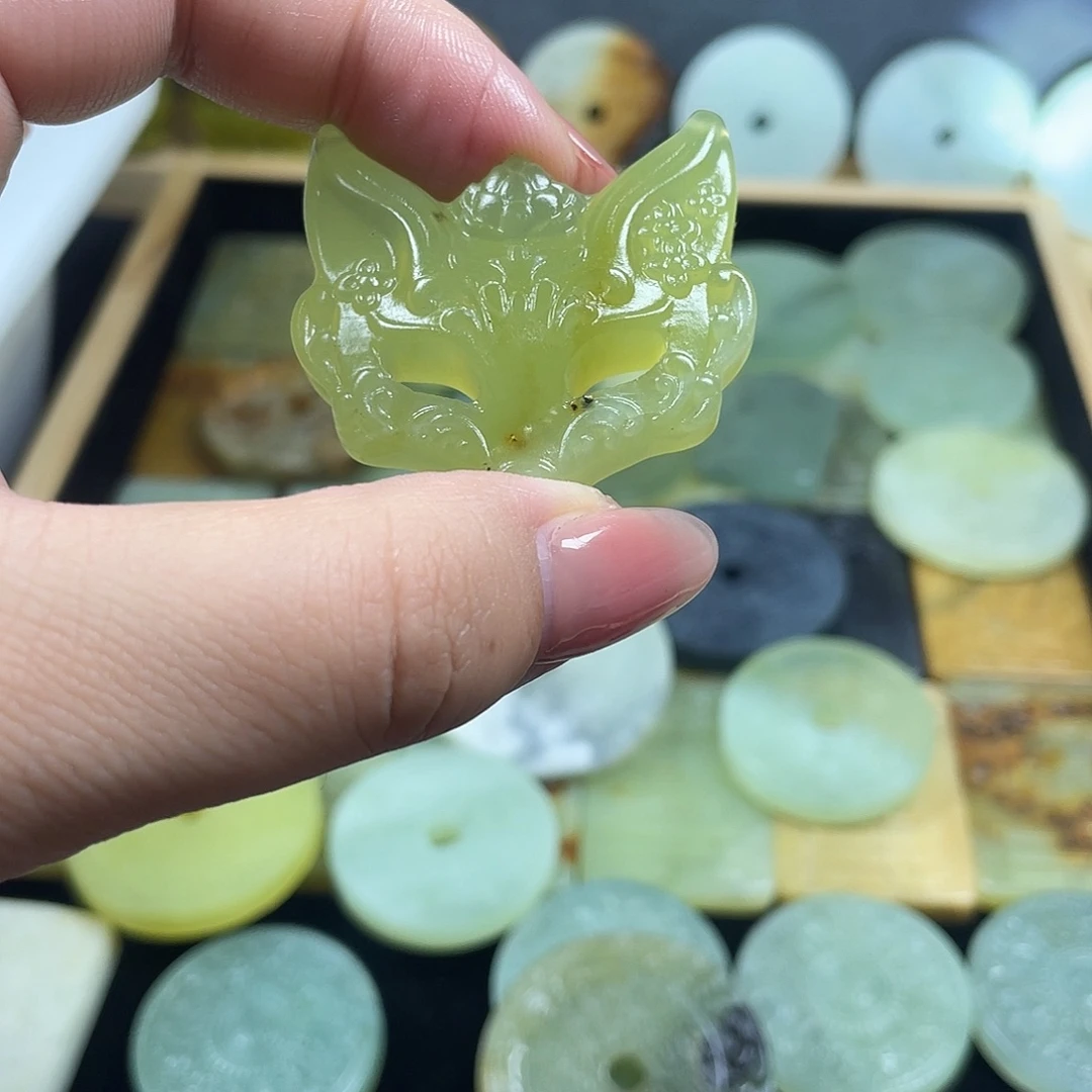 蛇纹石玉合金颈饰