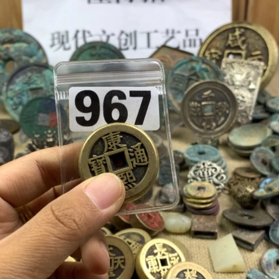 铜过***章现代文创工艺品