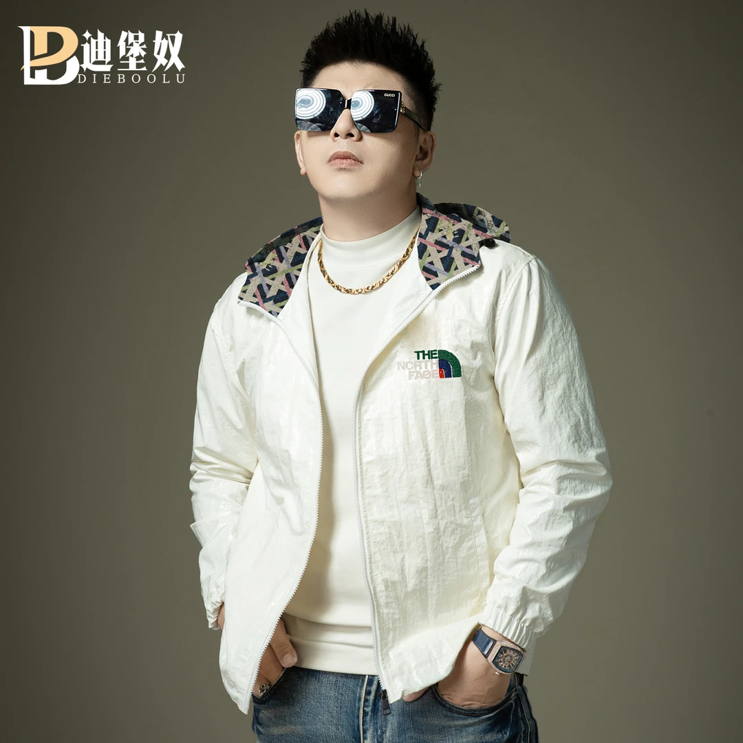 欧洲站轻奢潮牌亮面刺绣连帽外套男2025新款秋季防风机车夹克男装