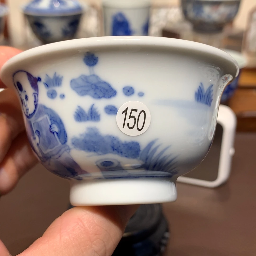 摆件150青花童子压手杯zj201