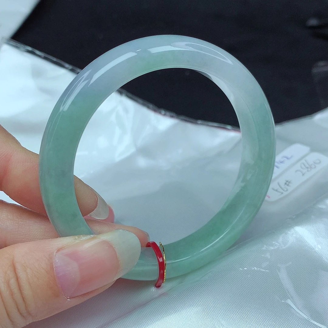 翡翠手镯未镶嵌56圈742