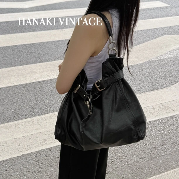 95新 MIU MIU/缪缪 花绮中古/缪缪黑银垃圾袋单肩包
