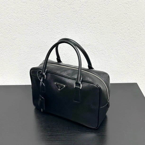 95新 Prada/普拉达 黑银十字纹25plume手提包 118732