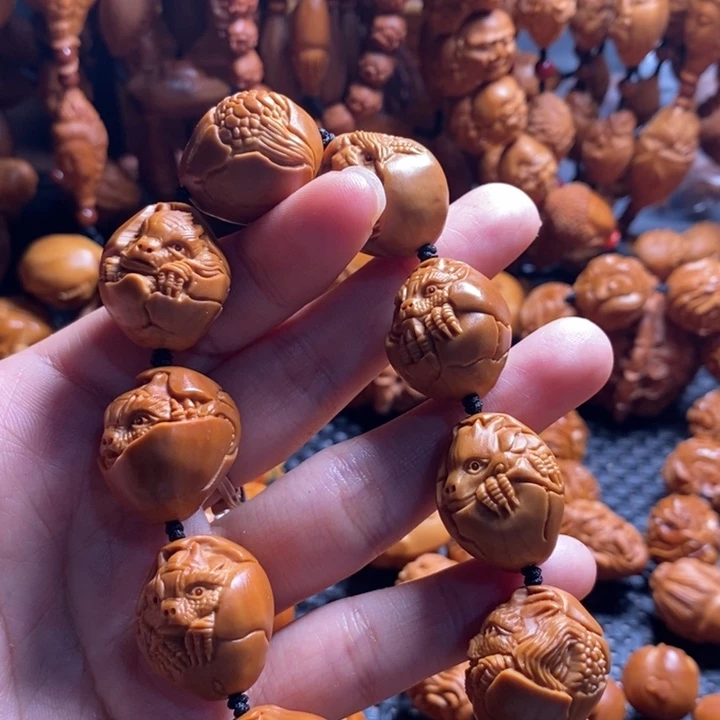 吊坠橄榄核龙宝宝