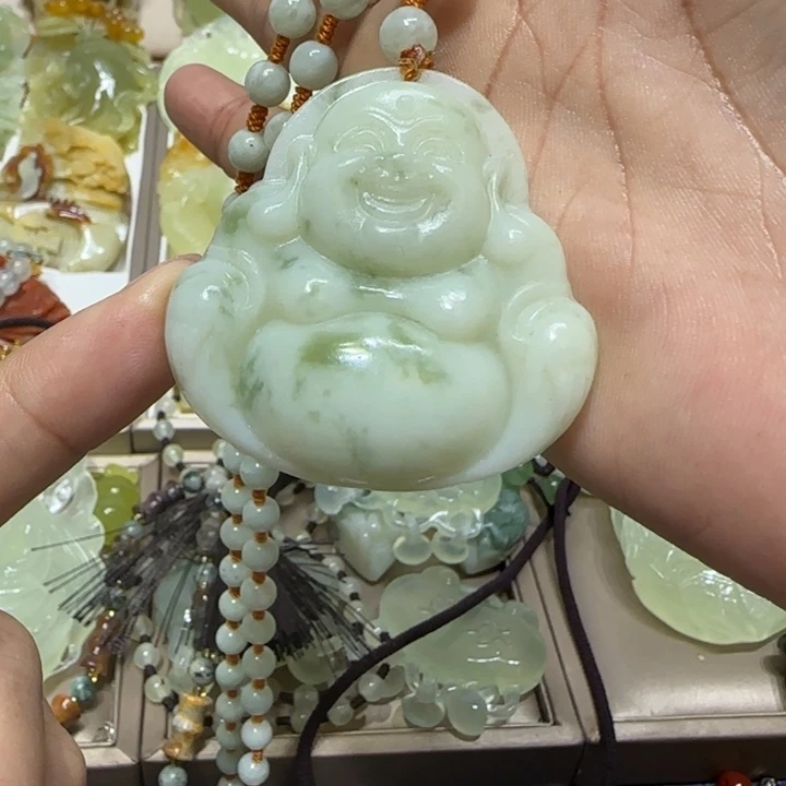 蛇纹石玉吊坠未镶嵌