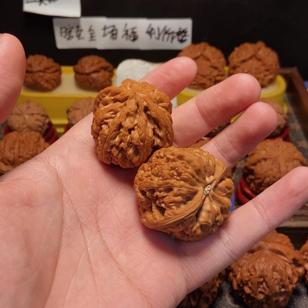 吊坠文玩核桃?****白粗筋168