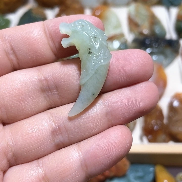 岫玉吊坠(不含链)未镶嵌