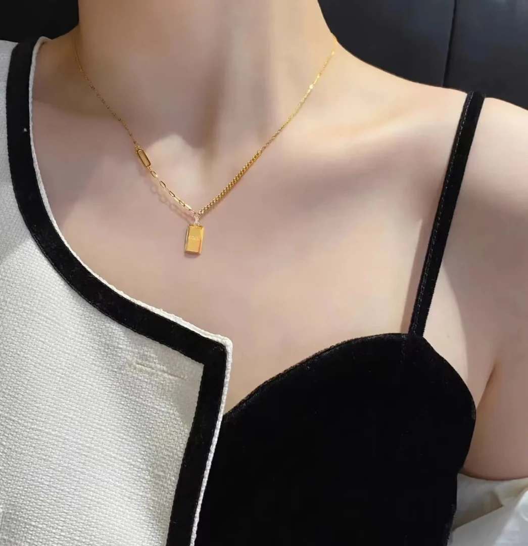 钛钢项链 小方砖项链女时尚潮流百搭锁骨链精致轻奢吊坠不掉色