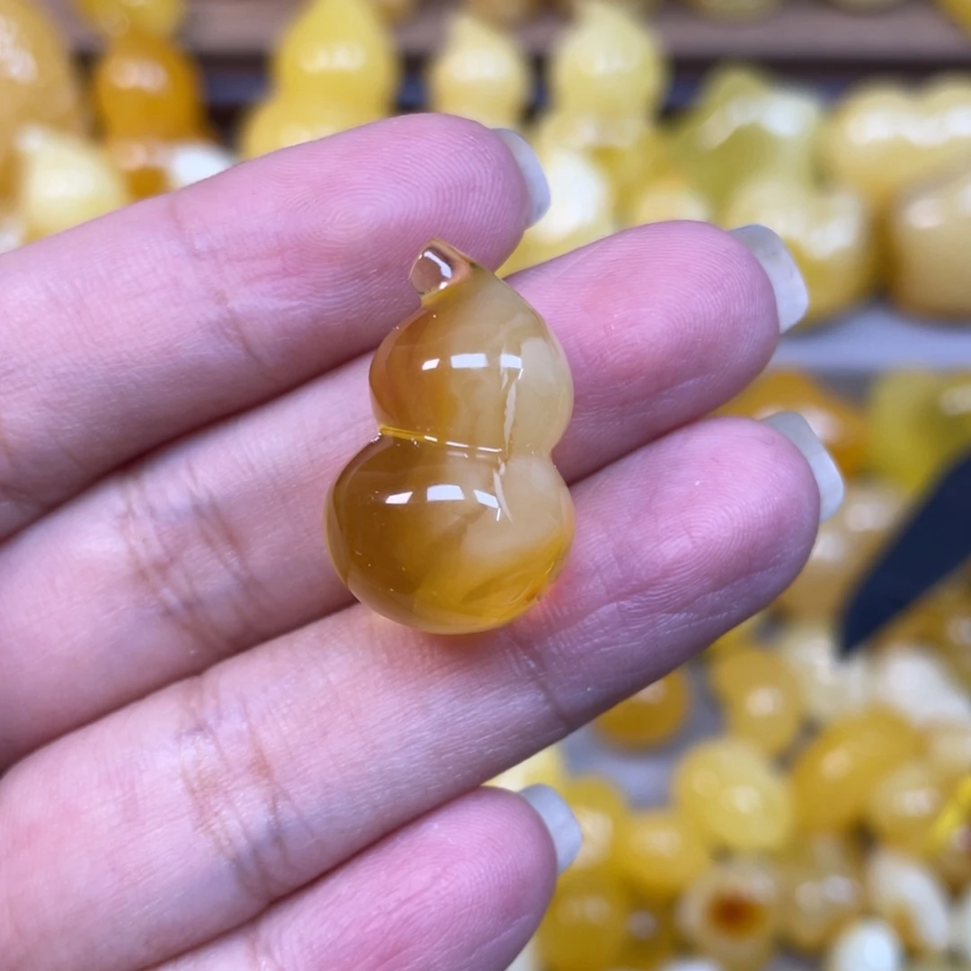 琥珀未镶嵌珠宝奇石