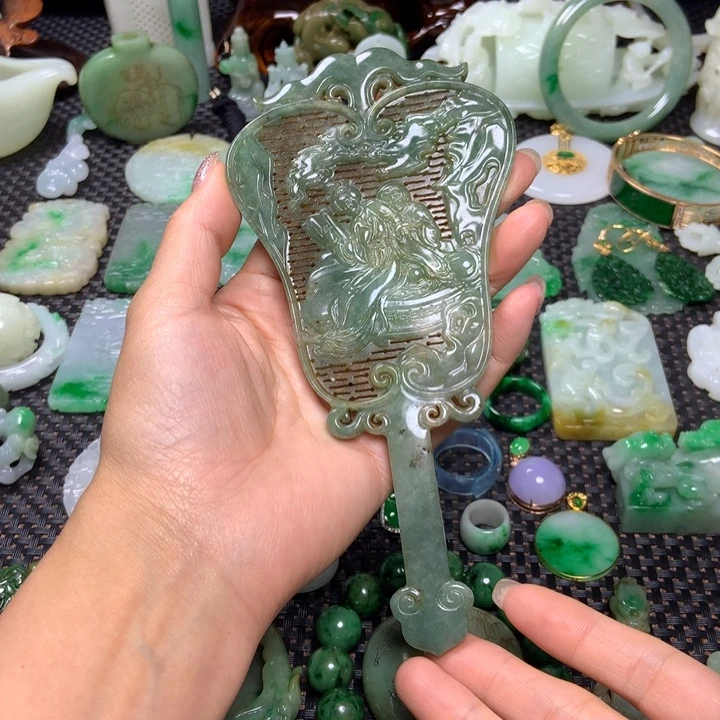 8***6翡翠未镶嵌挂件清