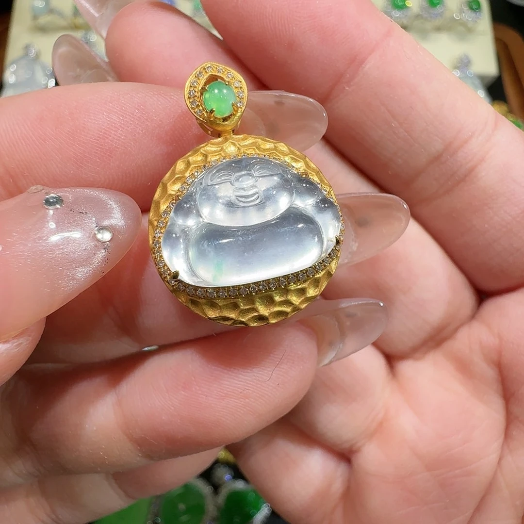 【闪购商品】颈饰18K金镶嵌翡翠