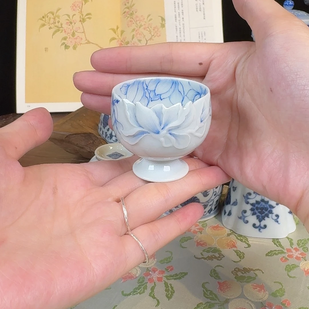 青樵轩雕刻玉兰花高足杯小号