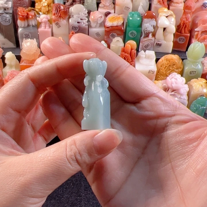 云南石印石平****了1.3厘米，菊花