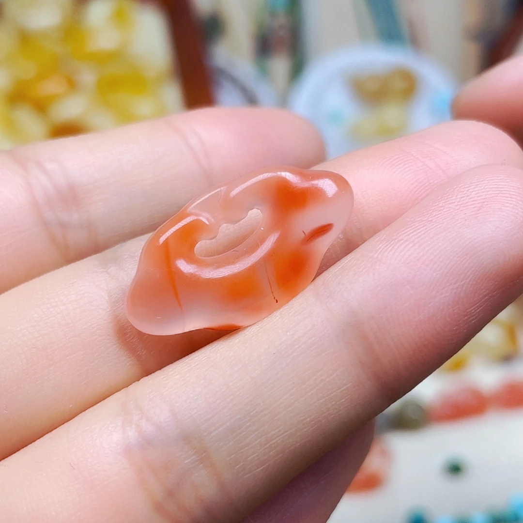 南红玛瑙未镶嵌挂件订制