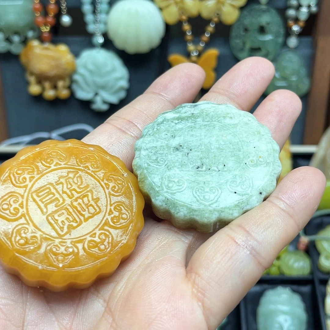 未镶嵌蛇纹石玉颈饰