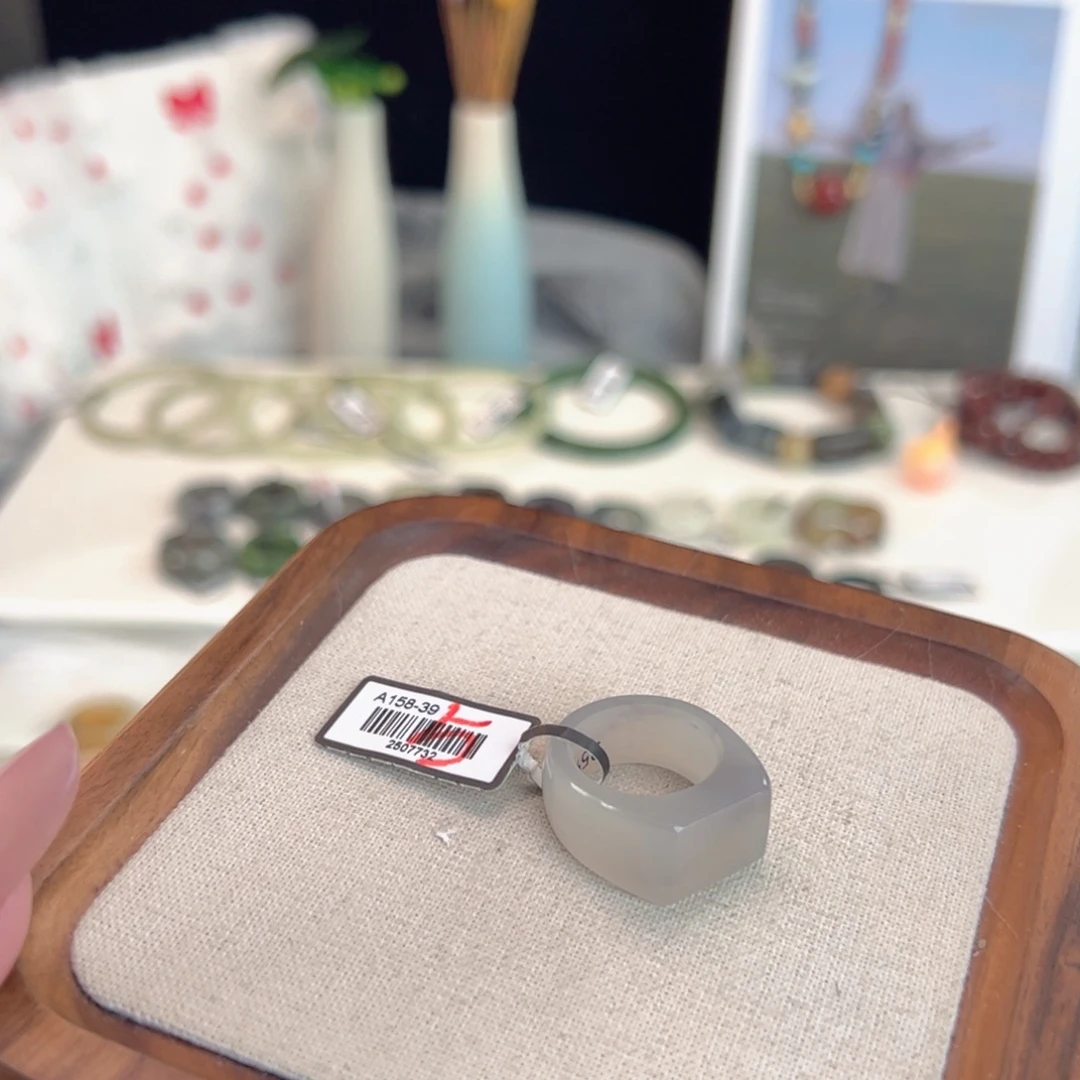 和田玉（糖玉）未镶嵌戒指N42烟紫马鞍直径16不退换