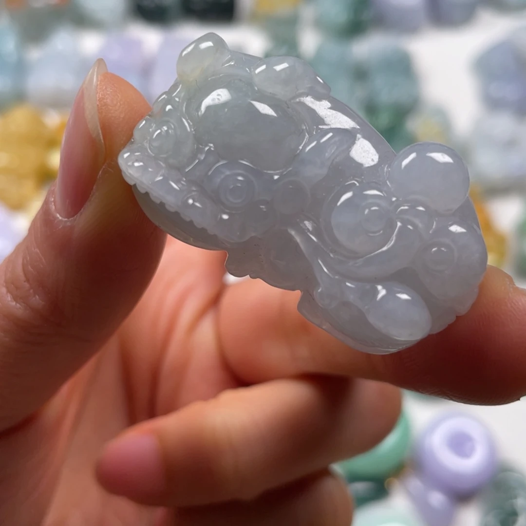 翡翠吊坠(赠链)未镶嵌