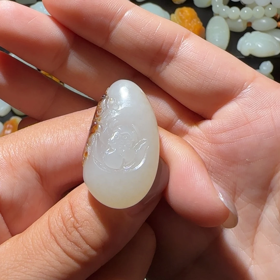 用***2和田玉未镶嵌颈饰