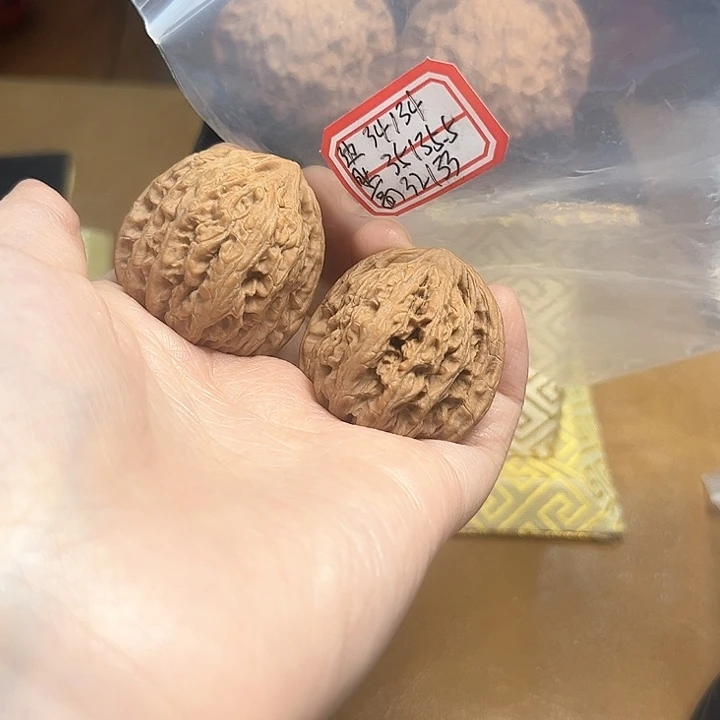 把件文玩核桃密纹狮子头