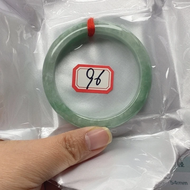 翡翠未镶嵌手镯翡翠