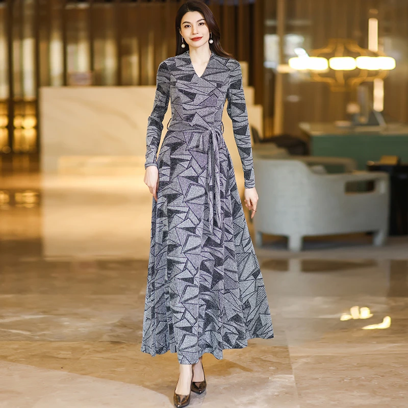 春夏新款显瘦气质长袖轻奢时尚修身优雅打底女士长款收腰连衣裙