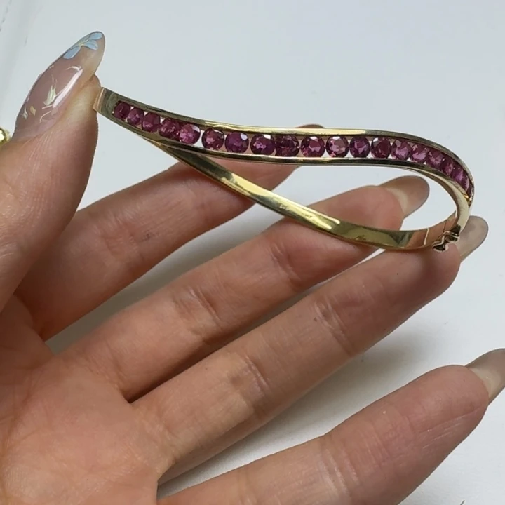 手链未镶嵌红宝石