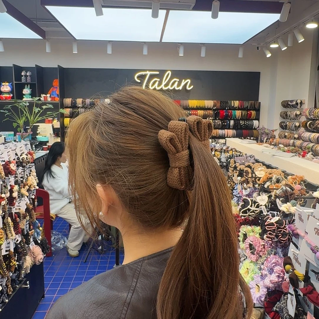 布艺非金属咖色毛线香蕉夹