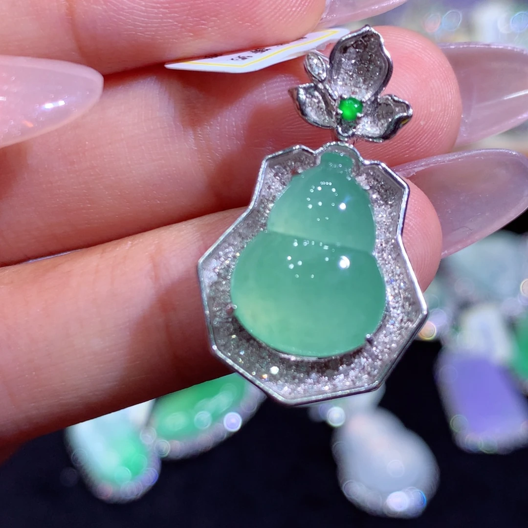 吊坠(不含链)18K金镶嵌翡翠