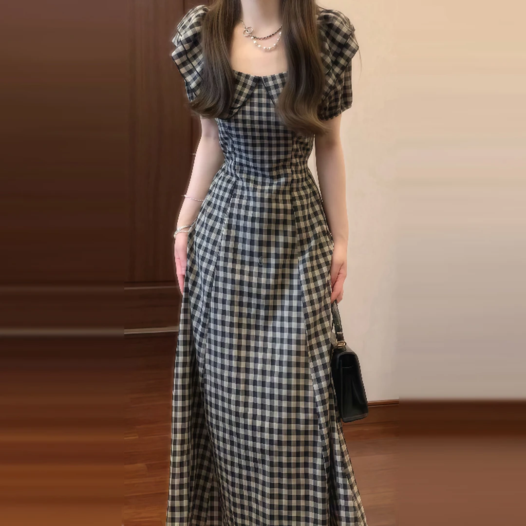 法式复古格纹方领连衣裙子女装夏季2025新款巨好看泡泡袖收腰长裙