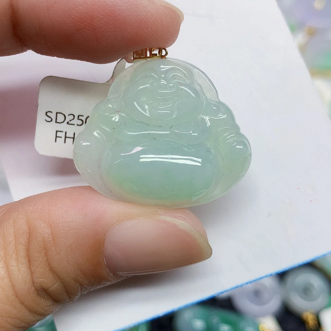 颈饰18K金镶嵌翡翠佛公