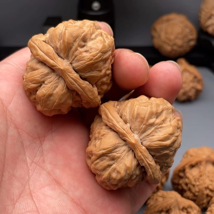 文玩核桃把件如*蛤蟆头文玩核桃