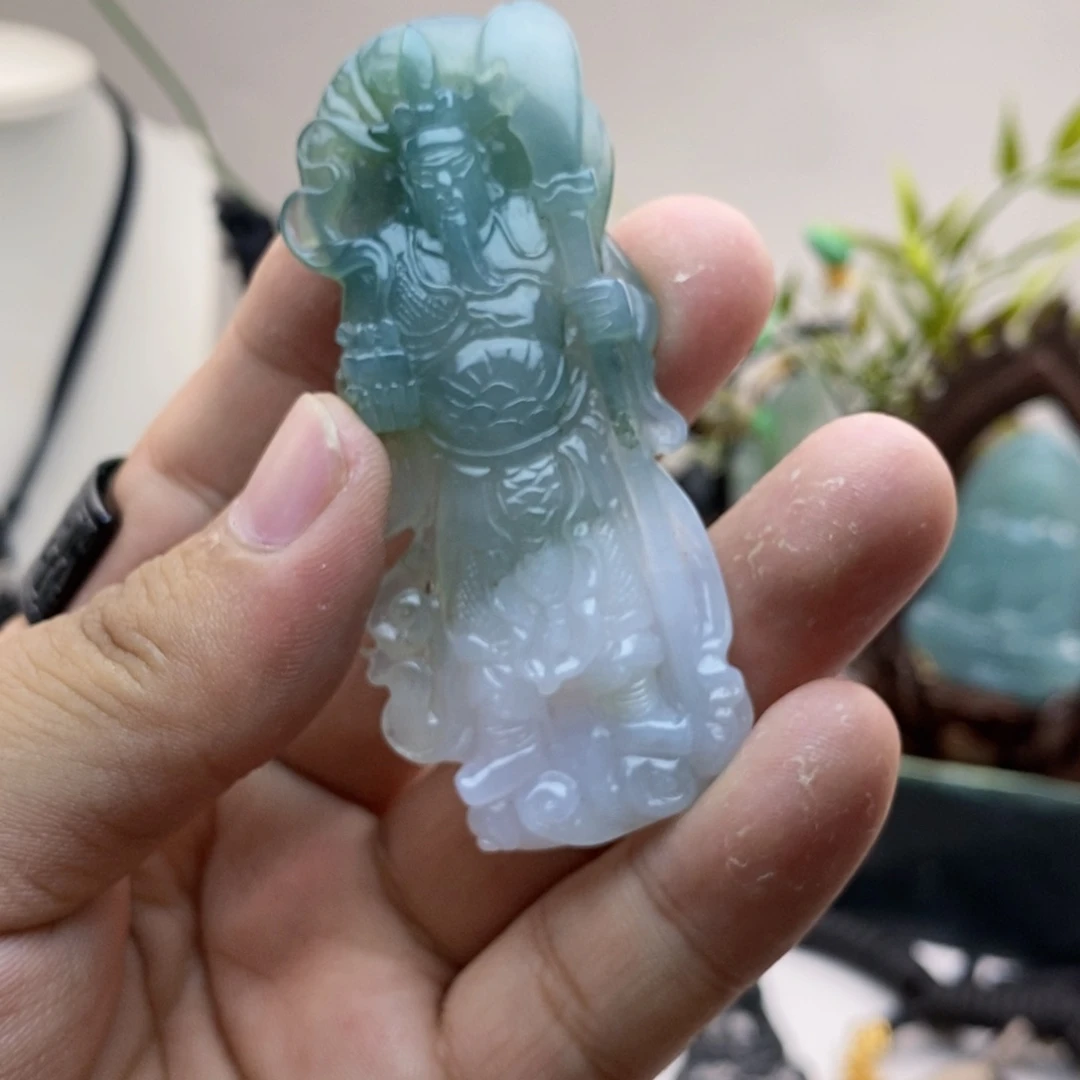 颈饰未镶嵌翡翠关公