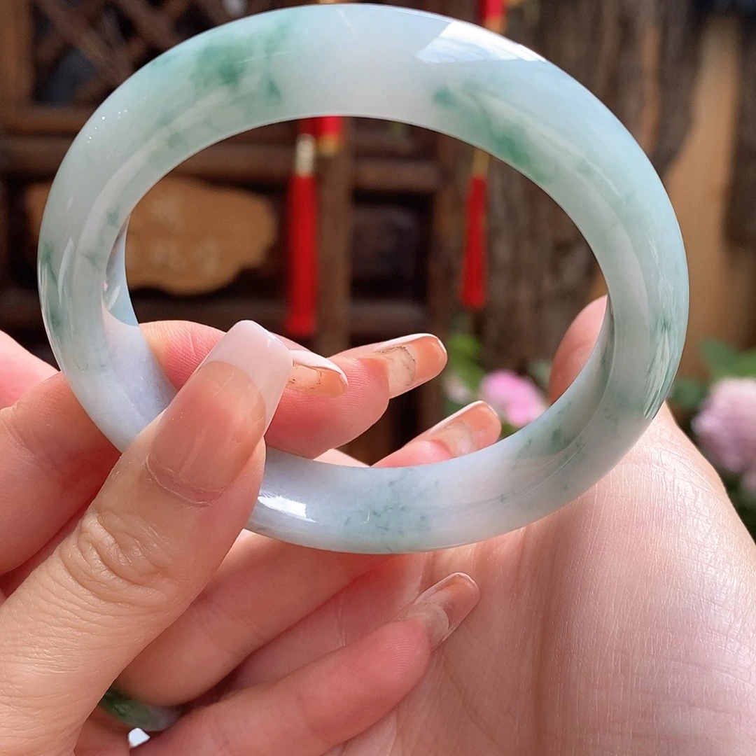 翡翠手镯未镶嵌58圈