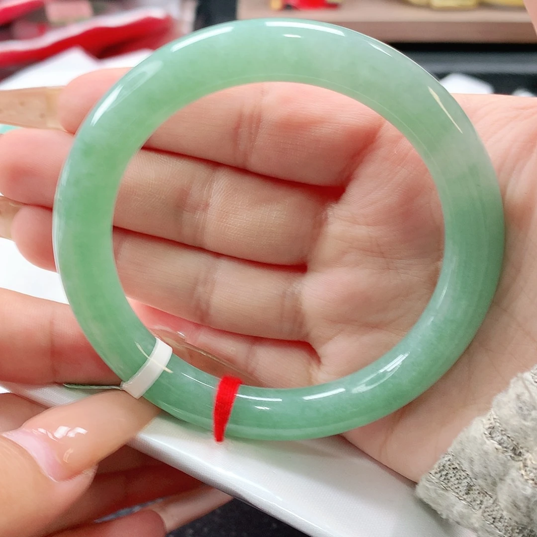 翡翠未镶嵌手镯缅甸天然翡翠